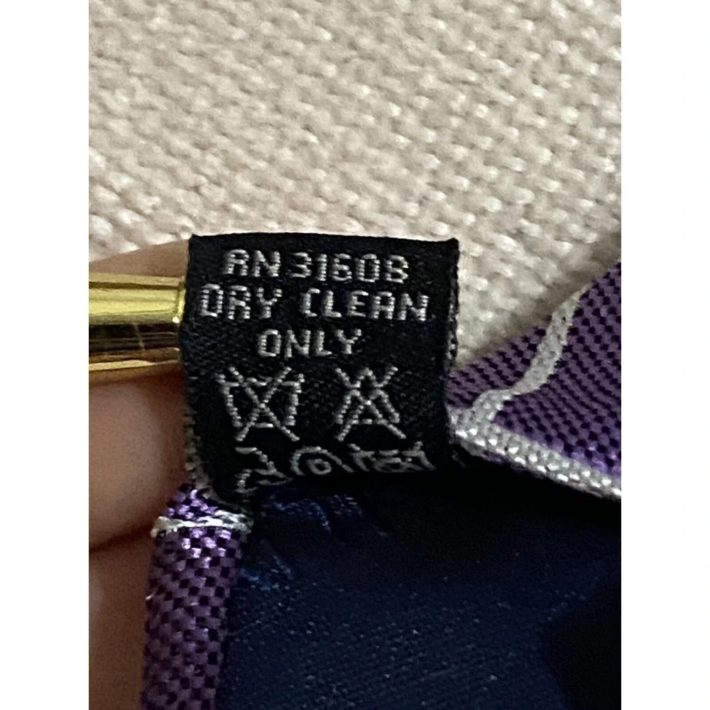 JOS A BANK Executive Collection 100% Silk Tie Silver/Purple Formal Dress Tie - Picture 7 of 8